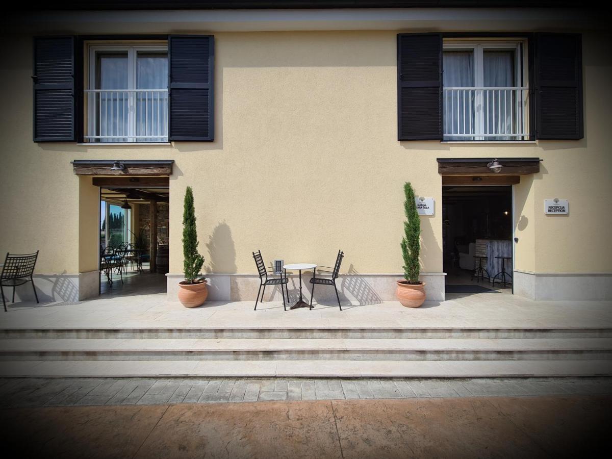 Hotel Stara Sola - Oleander Resort Korte Buitenkant foto