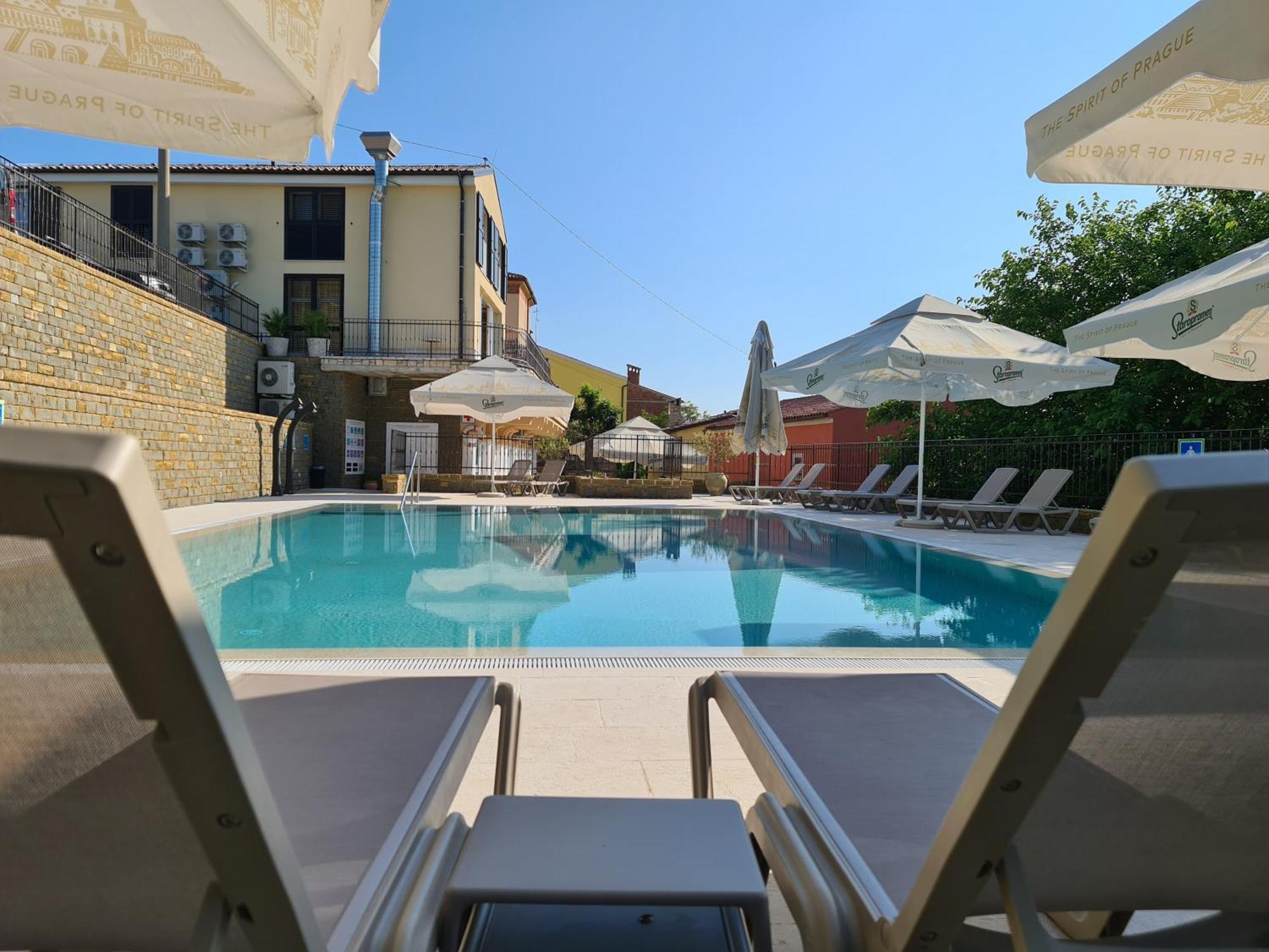 Hotel Stara Sola - Oleander Resort Korte Buitenkant foto